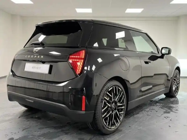 Mini Cooper 3 portes e 184ch favoured — photo 4