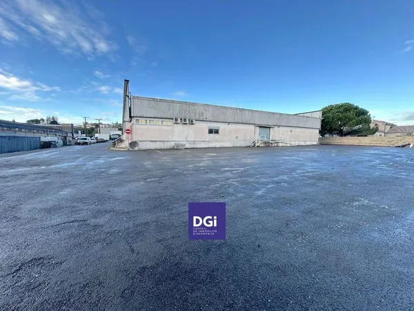 Local d'activité 1089 m²