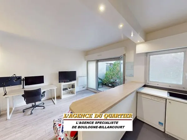 Rue Gallieni, beau studio 2 pièces de 32m² avec jardin-terrasse de 9m² et cave.