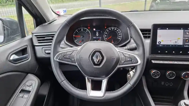 Renault Clio blue dci 85 — photo 11