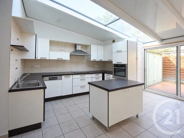 Maison 3 pièces 121 m²
