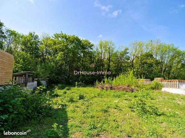 Terrain 1063 m² saint clair de la tour