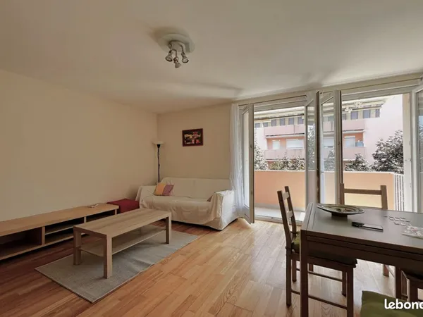 Chambre meublée en colocation 79m2 Soupetard
