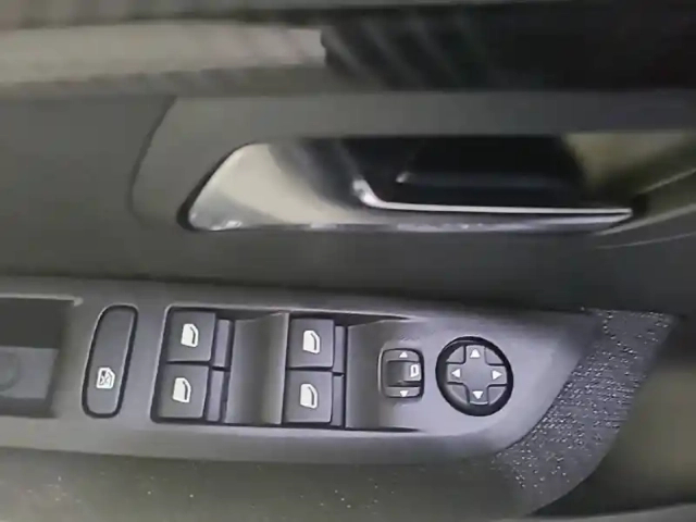 Peugeot 208 puretech 100 s&amp;s bvm6 — photo 30