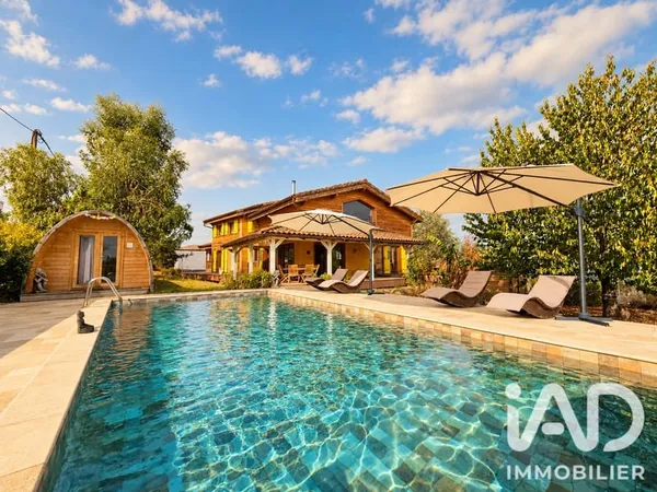 Maison 8 pièces 174 m²