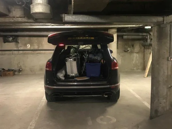 Place parking spacieux sécurisé