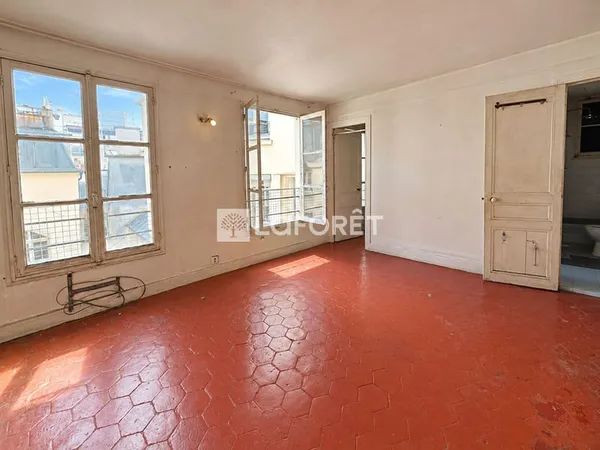 Rue des Rosiers 3ème étage | 35 m² sur cour