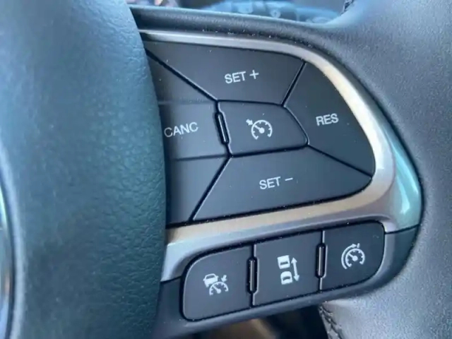 Jeep Renegade 1.3 turbo t4 190 ch phev bva6 4xe eawd limited — photo 20