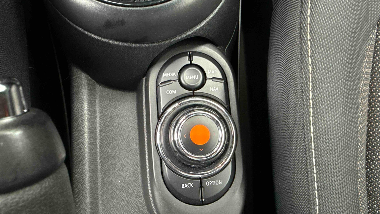 Mini Hatch 3 Portes One 102 ch — photo 19