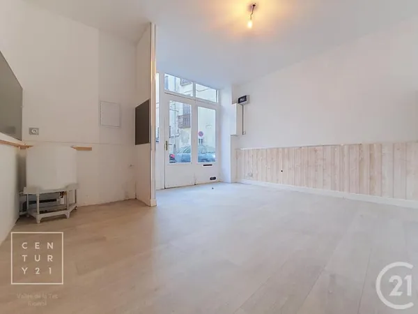 Local 2 pièces 25 m²