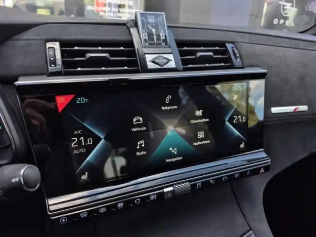 Ds Ds 7 e-tense 4x4 300 performance line + — photo 39