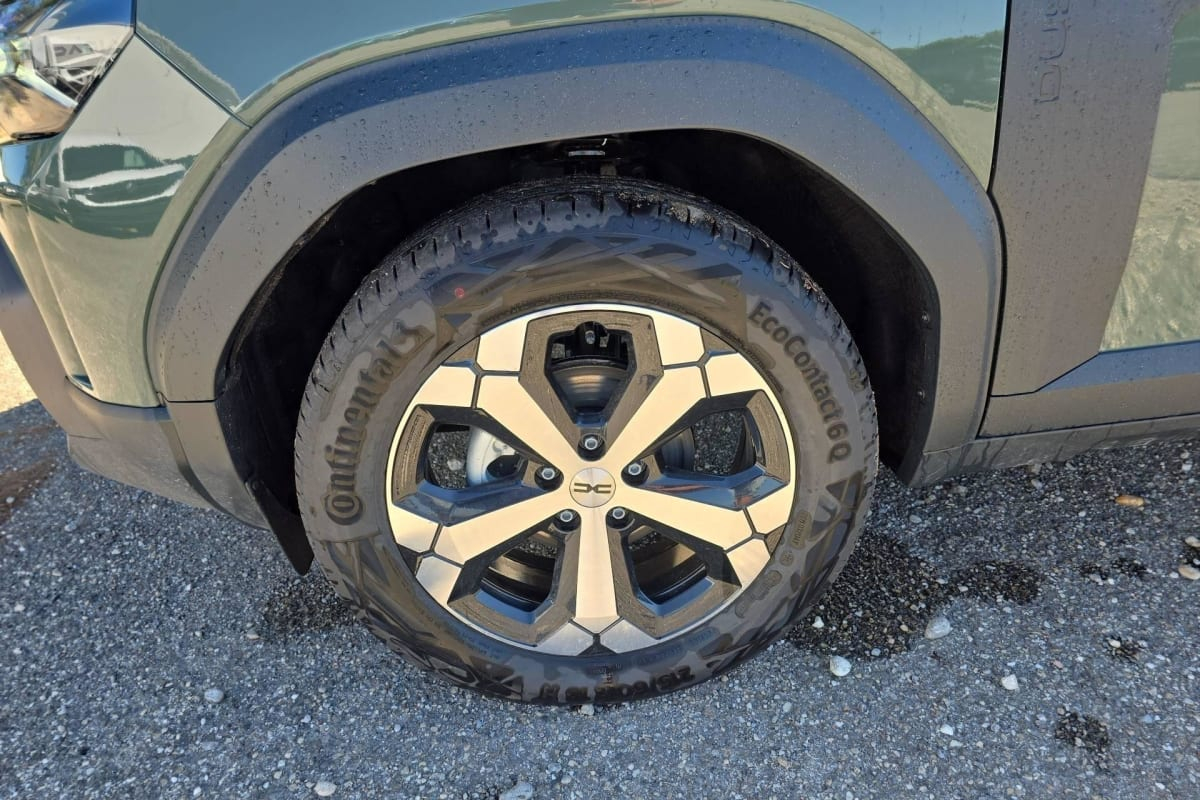 Dacia Duster — photo 27