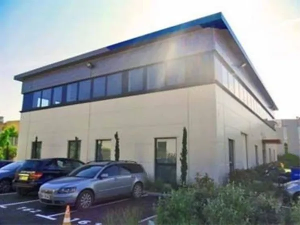 Bureau 270 m²