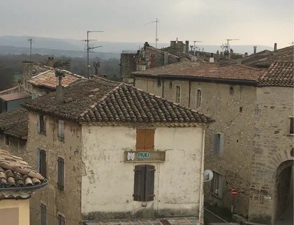 IMMEUBLE a SAUZET