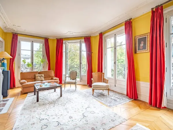 Paris 16e - Village d'Auteuil - Appartement familial 3 chambres avec balcons.