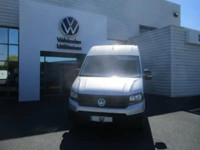 Volkswagen Crafter fg 35 l3h3 2.0 tdi 140ch business traction bva8 — photo 2