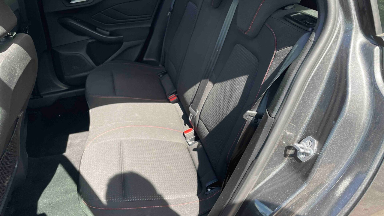 Ford Focus SW 1.0 EcoBoost 155 S&amp;S mHEV Powershift — photo 21