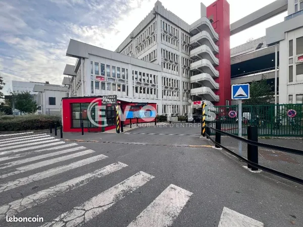 Local industriel 450 m²
