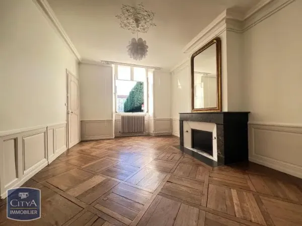 Local professionnel 3 pièces 66 m²