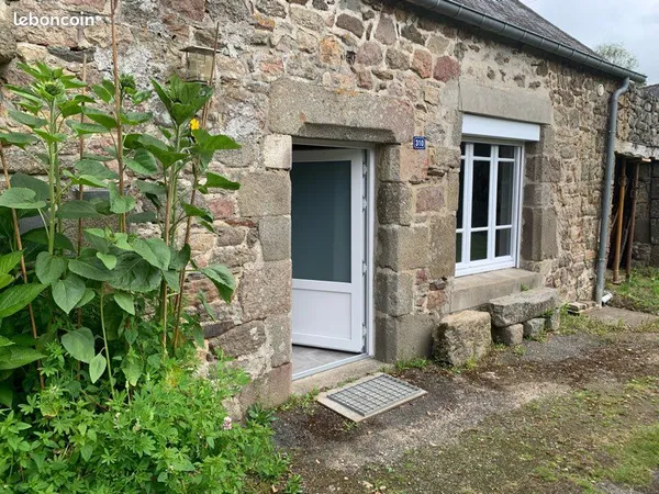 Longère typique en pierre