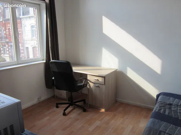 Petit Studio Lille proche Eurasanté ou Fac droit 360 + ch