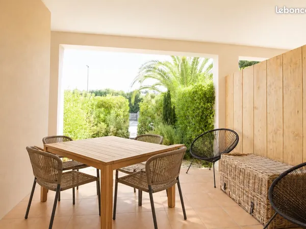 Appartement T3 rez de jardin avec piscine