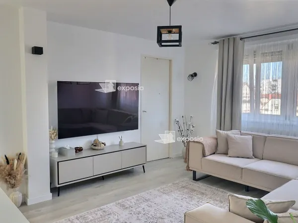 EN EXCLUSIVITE Appartement 4 pièces, refait à neuf , proche Tram
