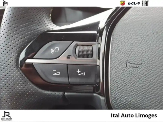 Peugeot 2008 e- 136ch gt — photo 14