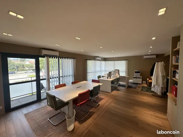 Bureaux 92 m² Puget-sur-Argens