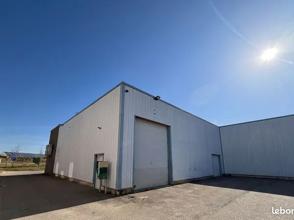 Local d'activité 380 m²