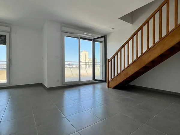Duplex T3 67m² avec Balcon 17m² + Parking - Marseille 10ème