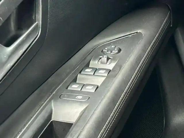 Peugeot 3008 1.2 puretech 130ch e6.c allure s&amp;s — photo 9