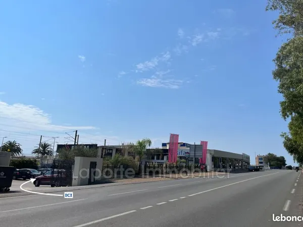 Local commercial 260 m²