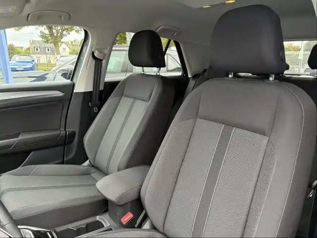Volkswagen T-Roc 1.5 tsi evo2 150ch vw edition dsg7 — photo 9