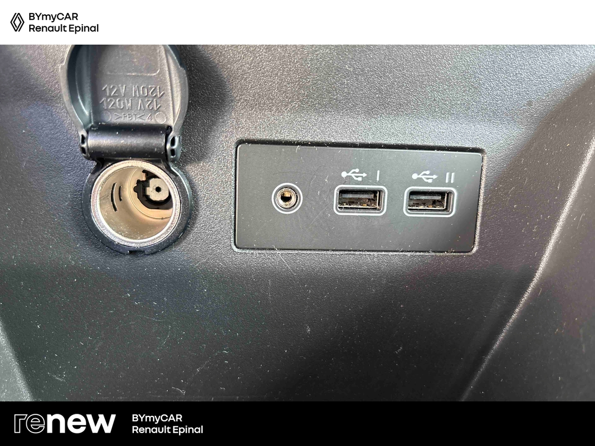 Renault Clio TCe 90 — photo 20
