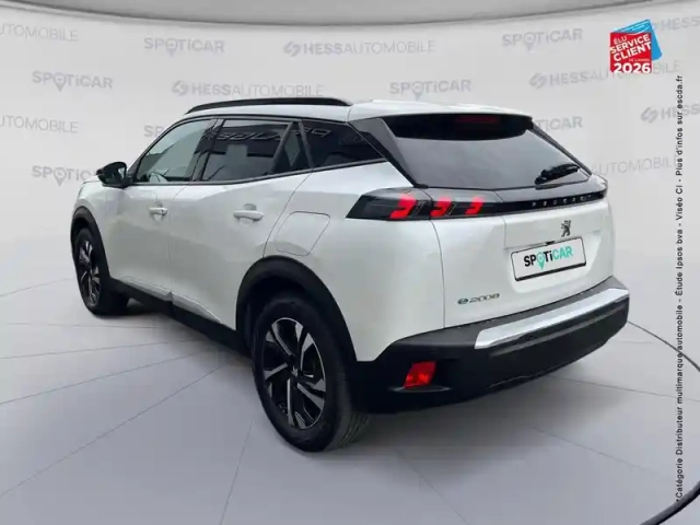 Peugeot 2008 e- 136ch allure pack — photo 23