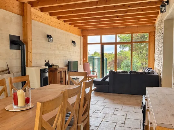 Propriété Équestre De Caractère, Trois Logements Et Cadre Ve
