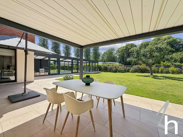 Maison 10 pièces 280 m²