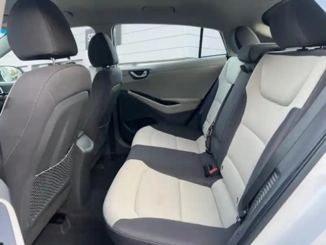 Hyundai Ioniq plug-in 141ch executive — photo 10