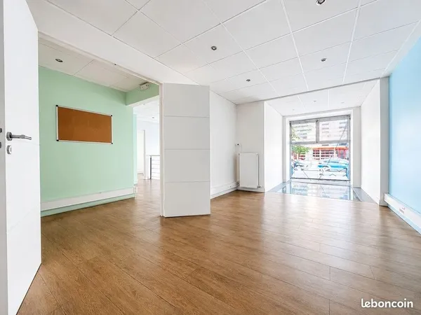 Bureaux à louer 186 m² Bail souple