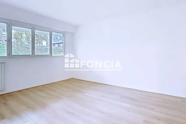 Studio 1 pièce 30 m²