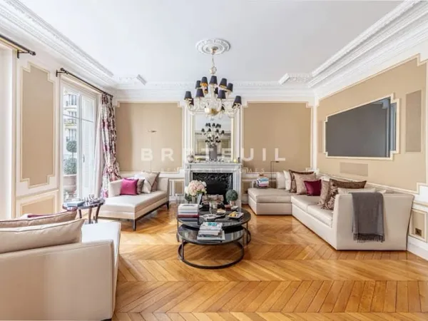 Appartement 5 pièces 140 m²