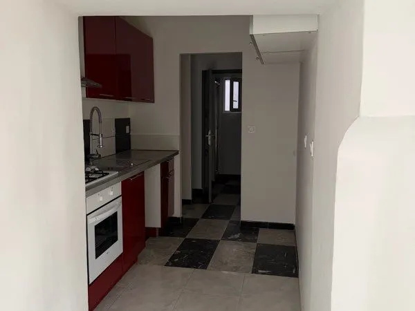 Apparemment T3 - 50 m² -2 chambres - centre ville Lorgues
