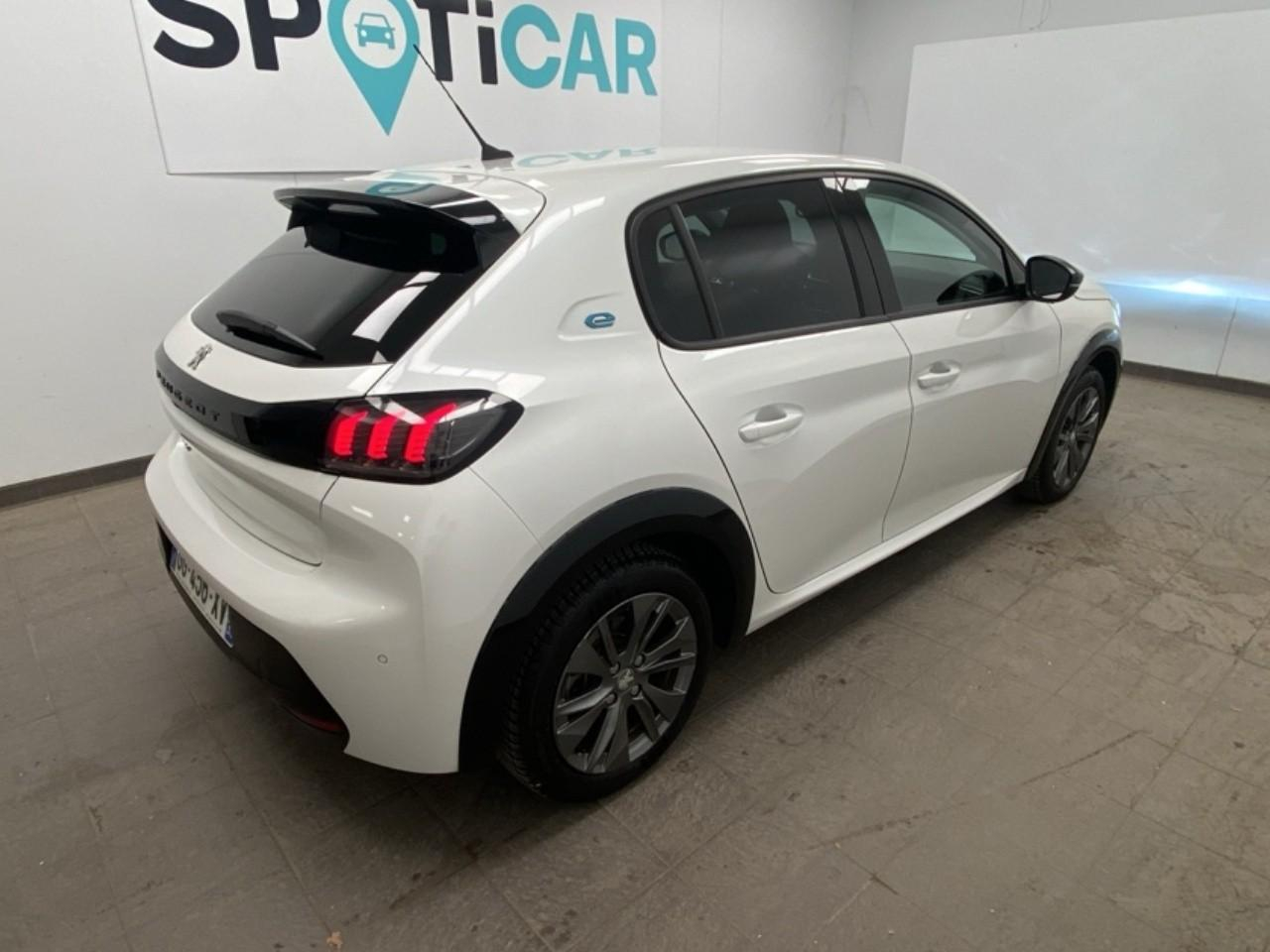 Peugeot 208 electrique 50 kwh 136ch allure — photo 4