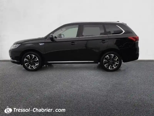 Mitsubishi Outlander 2.0i 200 phev hybride rechargeable essence instyle — photo 5