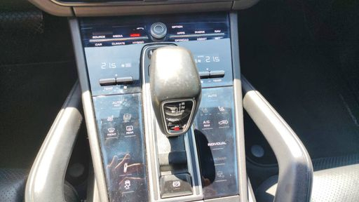 Porsche Cayenne 3.0 V6 461 AWD E-Hybrid BVA8 - N/A – 2018 – 88400 km – Hybride rechargeable – Boîte Automatique — photo 5