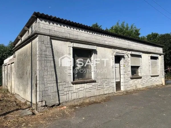 Terrain d'environ 500 m² avec bâti à démolir  Beau potentiel