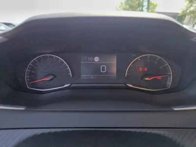 Peugeot 208 turbo 100 ch bvm6 — photo 10