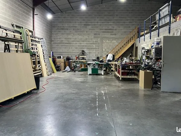 Location hangar Amillis
