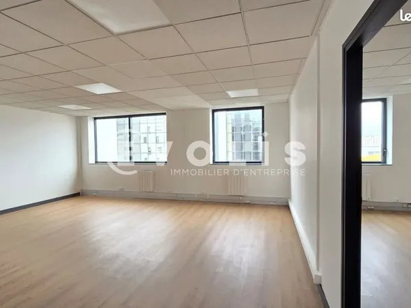 Bureaux 213 m²